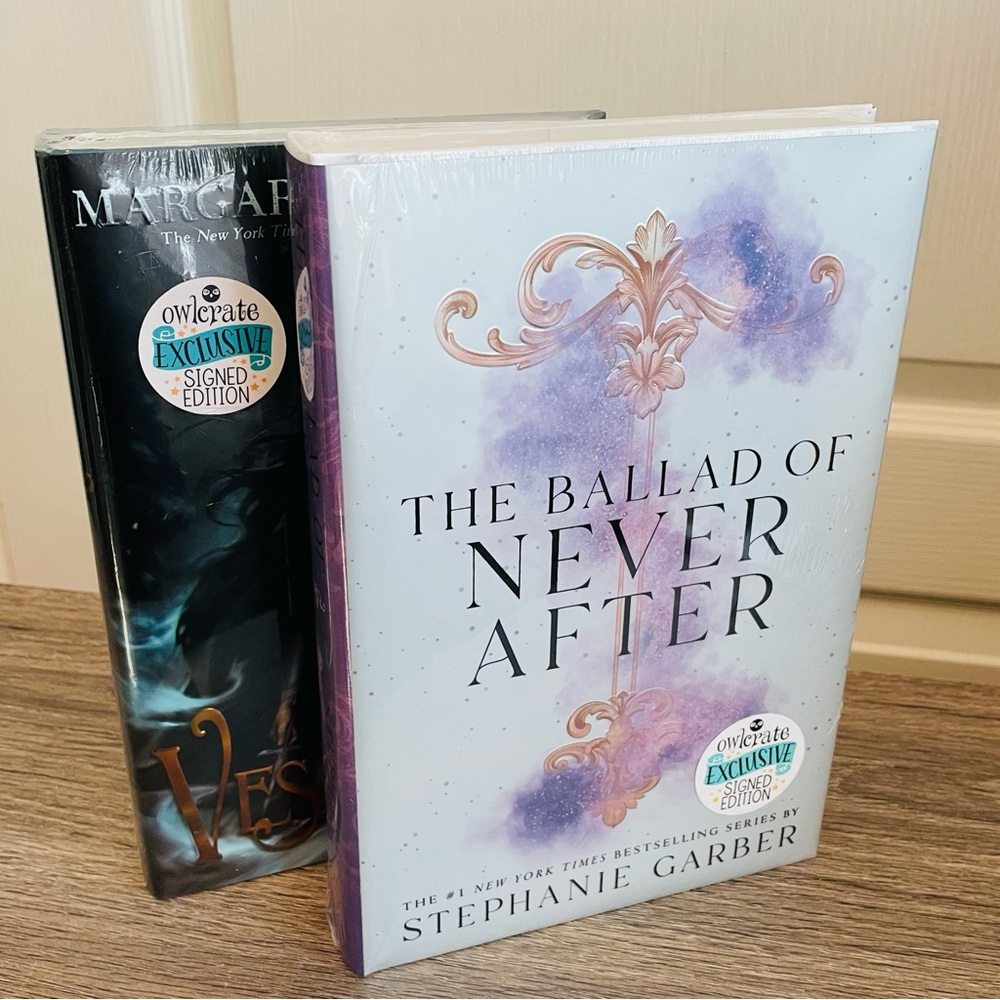 Owlcrate Exclusive Signed The Ballad of Never After +Owlcrate Signed Vespertine